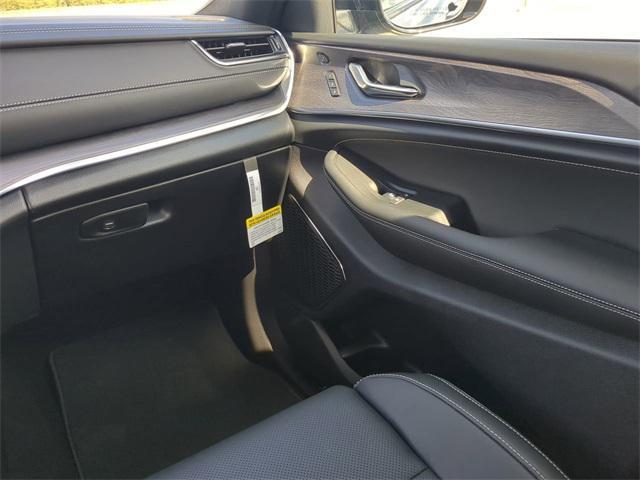 new 2025 Jeep Grand Cherokee car, priced at $62,822