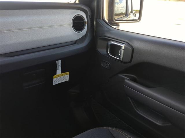 new 2025 Jeep Gladiator car, priced at $42,990