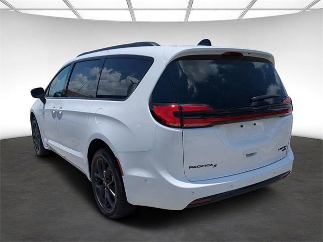 new 2024 Chrysler Pacifica car, priced at $45,789