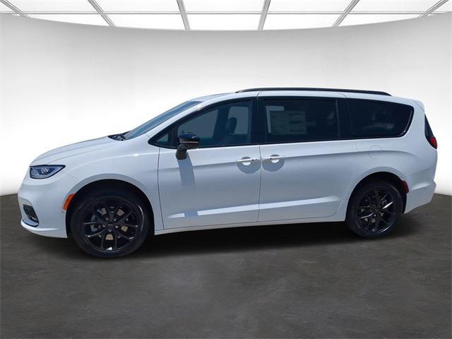 new 2024 Chrysler Pacifica car, priced at $45,789