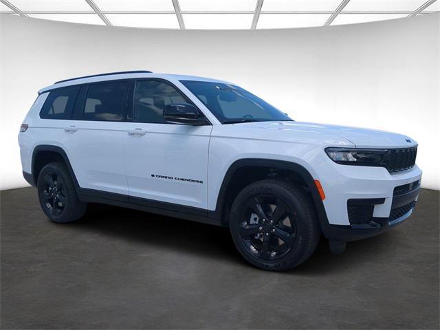 new 2024 Jeep Grand Cherokee L car, priced at $42,358