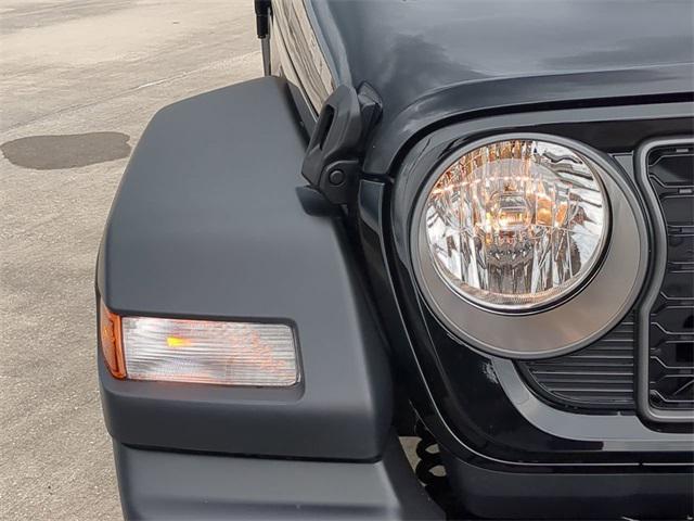 new 2025 Jeep Wrangler car, priced at $39,521