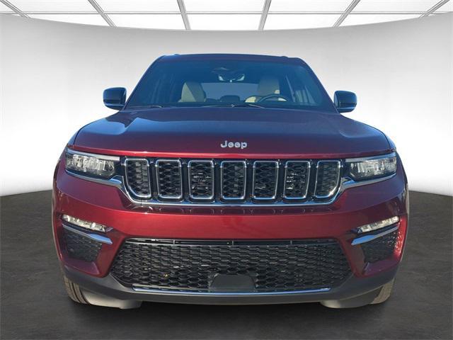 new 2025 Jeep Grand Cherokee car, priced at $44,295