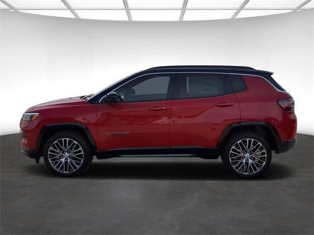 new 2024 Jeep Compass car, priced at $39,005