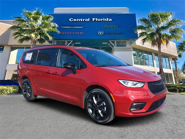 new 2025 Chrysler Pacifica car, priced at $50,294