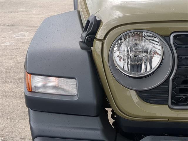 new 2025 Jeep Wrangler car, priced at $37,781