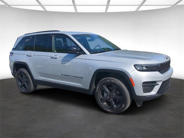 new 2024 Jeep Grand Cherokee car, priced at $35,552