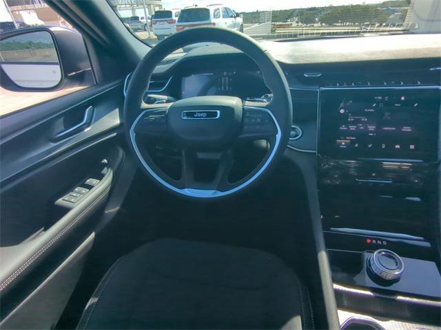 new 2025 Jeep Grand Cherokee car, priced at $33,070