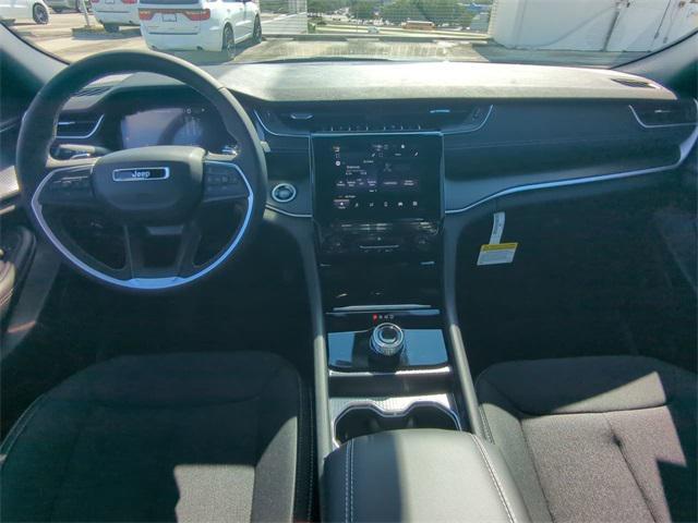 new 2025 Jeep Grand Cherokee car, priced at $33,070