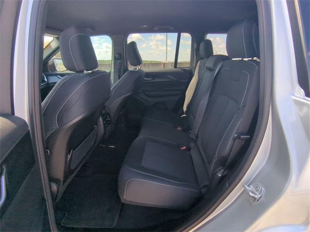new 2025 Jeep Grand Cherokee car, priced at $33,070