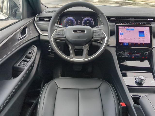 new 2025 Jeep Grand Cherokee car, priced at $41,605