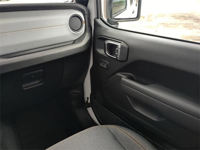 new 2025 Jeep Gladiator car, priced at $40,625