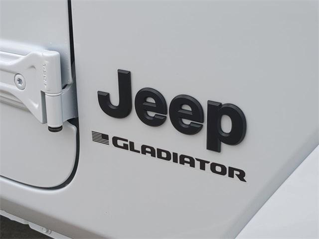 new 2025 Jeep Gladiator car, priced at $40,625