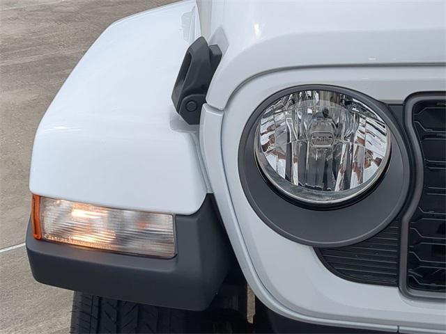 new 2025 Jeep Gladiator car, priced at $40,625