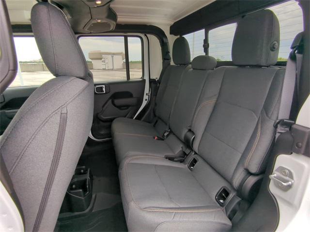 new 2025 Jeep Gladiator car, priced at $40,625