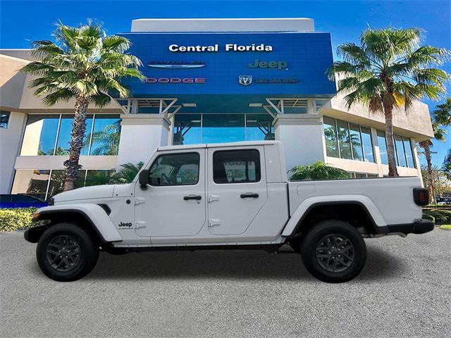 new 2025 Jeep Gladiator car, priced at $40,625