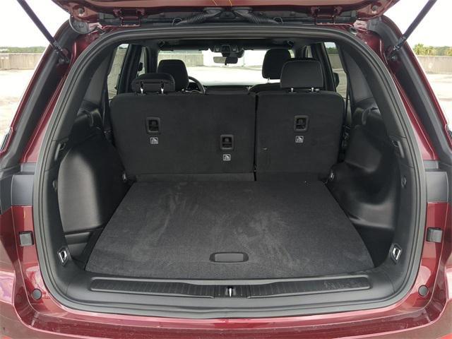 new 2025 Jeep Grand Cherokee car, priced at $35,991