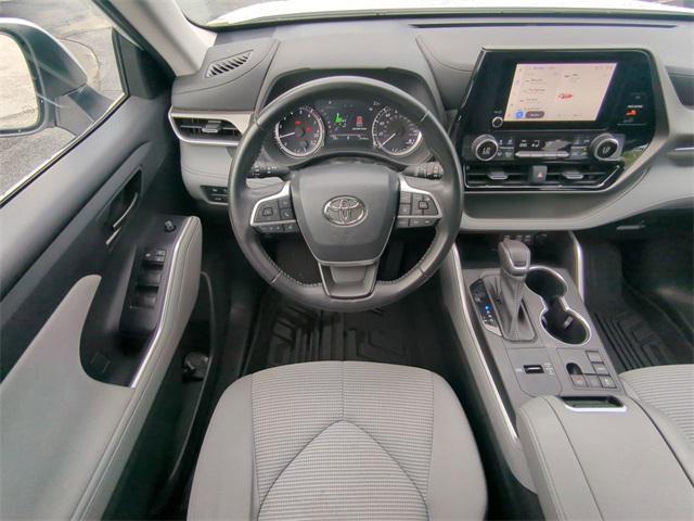 used 2023 Toyota Highlander car, priced at $34,249