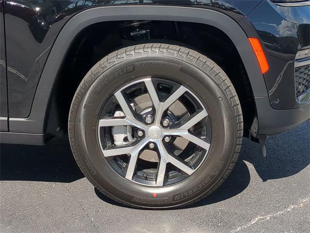 new 2025 Jeep Grand Cherokee car, priced at $46,405