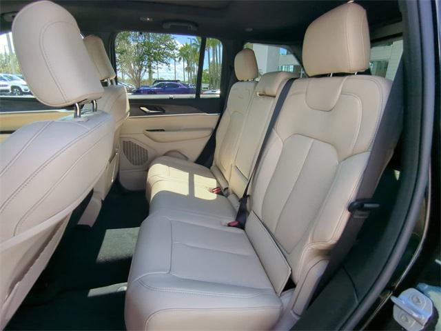 new 2025 Jeep Grand Cherokee car, priced at $46,405