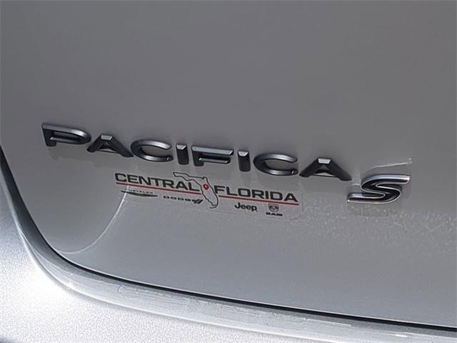 new 2024 Chrysler Pacifica car, priced at $38,212