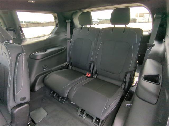 new 2025 Jeep Grand Cherokee L car, priced at $37,657