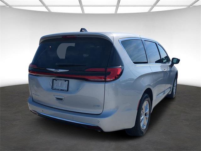 new 2024 Chrysler Pacifica car, priced at $37,943