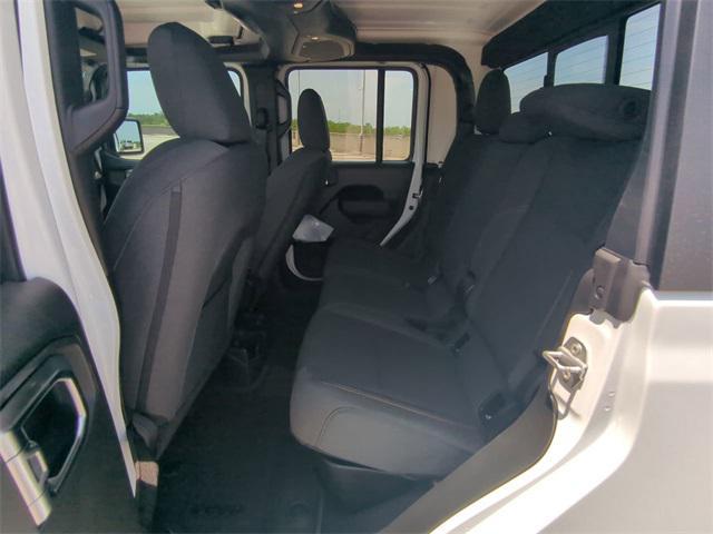 new 2025 Jeep Gladiator car, priced at $42,307