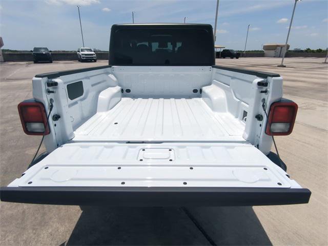 new 2025 Jeep Gladiator car, priced at $42,307