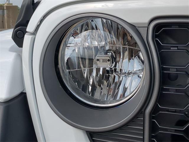 new 2025 Jeep Gladiator car, priced at $41,494