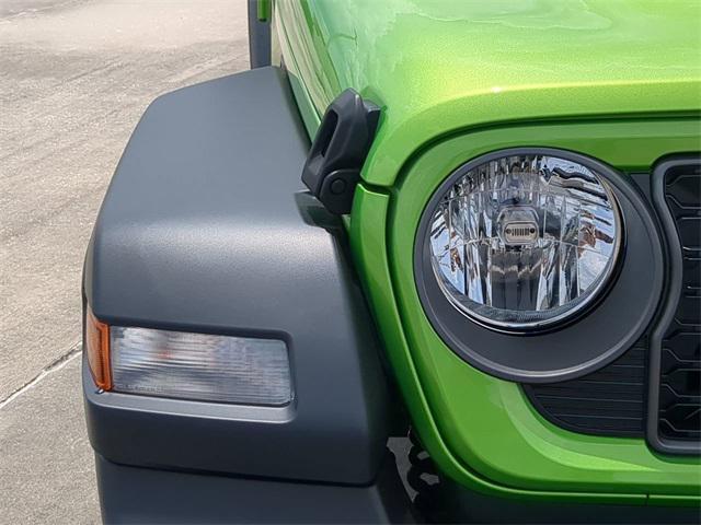 new 2025 Jeep Wrangler car, priced at $37,781