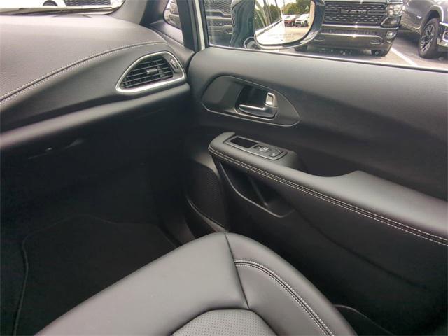new 2025 Chrysler Pacifica car, priced at $42,561
