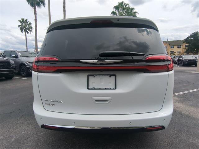 new 2025 Chrysler Pacifica car, priced at $42,561