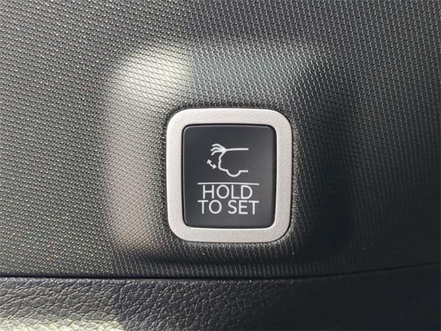 new 2025 Jeep Grand Cherokee car, priced at $50,115
