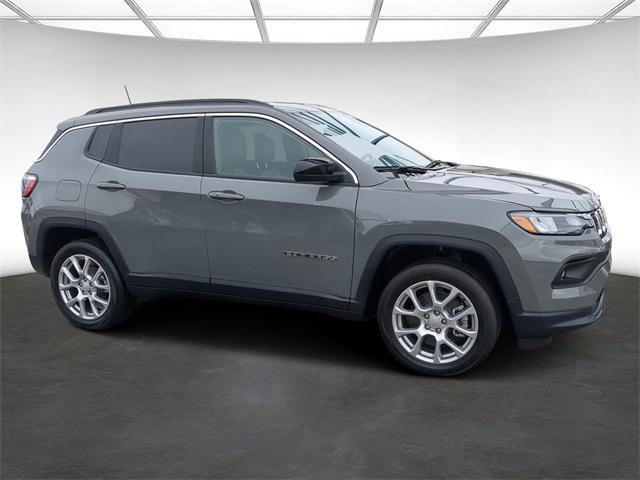 new 2024 Jeep Compass car, priced at $30,158