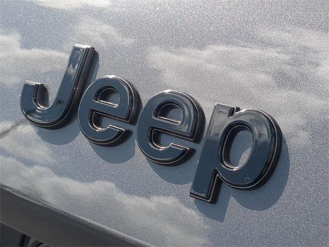 new 2025 Jeep Grand Cherokee car, priced at $50,115