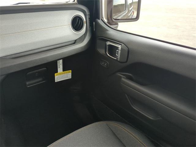 new 2025 Jeep Wrangler car, priced at $37,781
