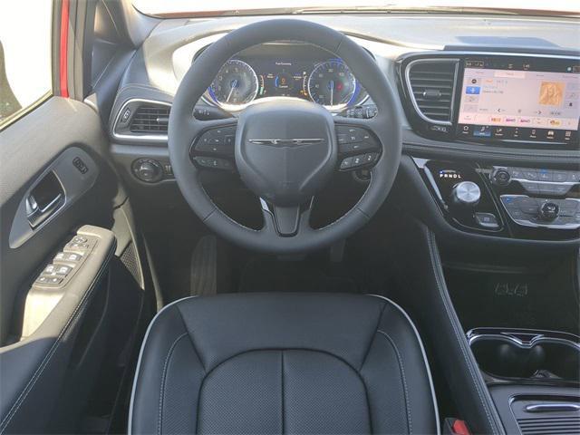 new 2025 Chrysler Pacifica car, priced at $47,484