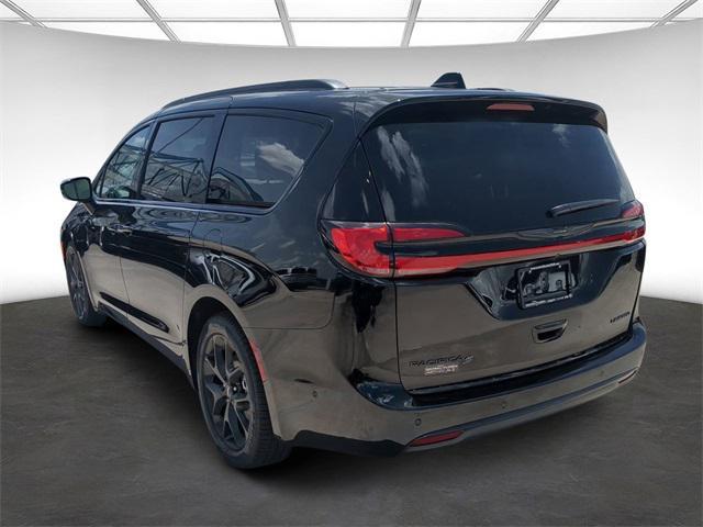 new 2024 Chrysler Pacifica car, priced at $43,369