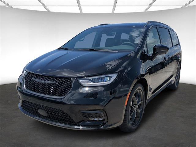 new 2024 Chrysler Pacifica car, priced at $43,369