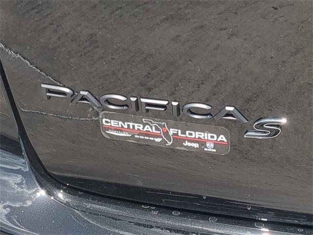 new 2024 Chrysler Pacifica car, priced at $43,369