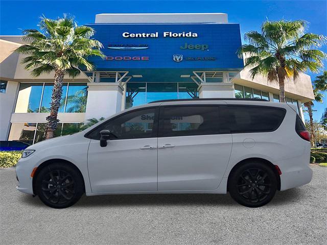 new 2025 Chrysler Pacifica car, priced at $48,007