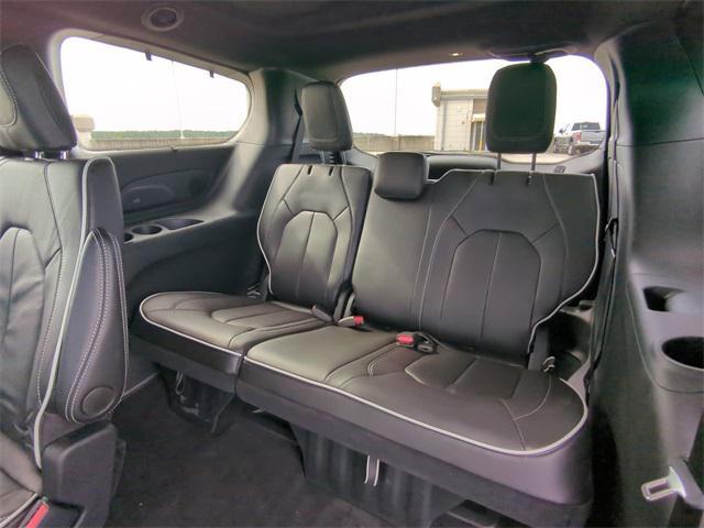 new 2025 Chrysler Pacifica car, priced at $48,007