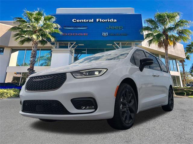new 2025 Chrysler Pacifica car, priced at $48,007