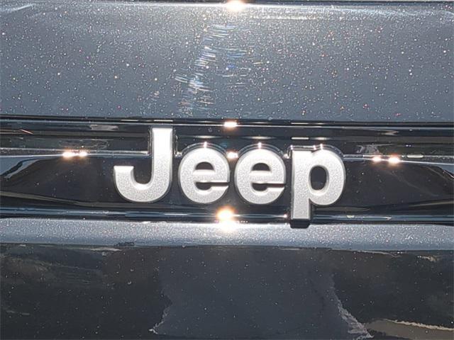 new 2025 Jeep Grand Cherokee car, priced at $43,045