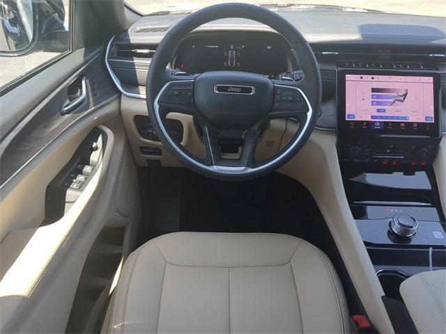 new 2025 Jeep Grand Cherokee car, priced at $43,045