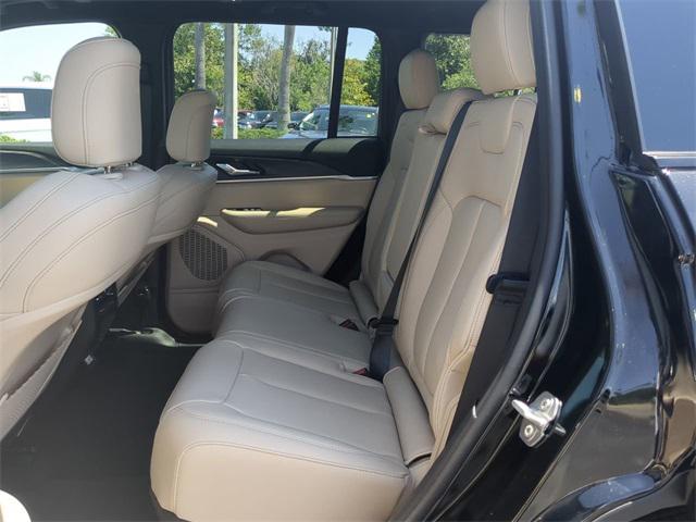 new 2025 Jeep Grand Cherokee car, priced at $43,045