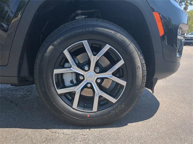 new 2025 Jeep Grand Cherokee car, priced at $43,045