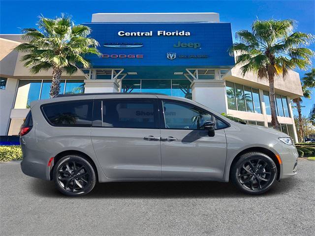 new 2025 Chrysler Pacifica car, priced at $50,294