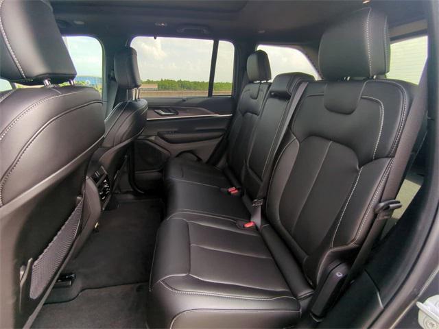 new 2025 Jeep Grand Cherokee car, priced at $46,659
